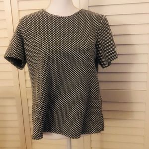 Black and white short sleeve top